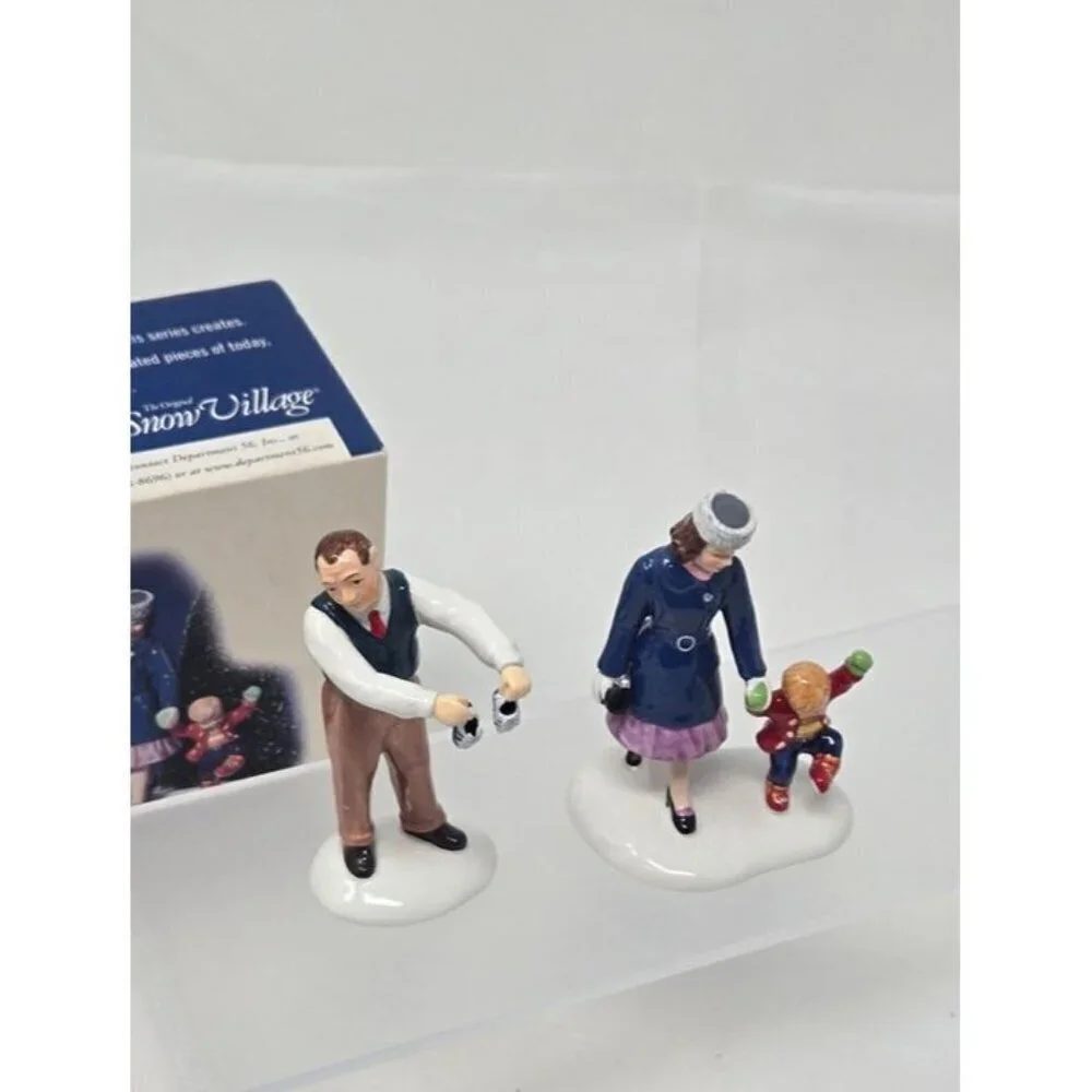 Dept 56 Snow Village Brand New Shoes Set of 2 56.55224